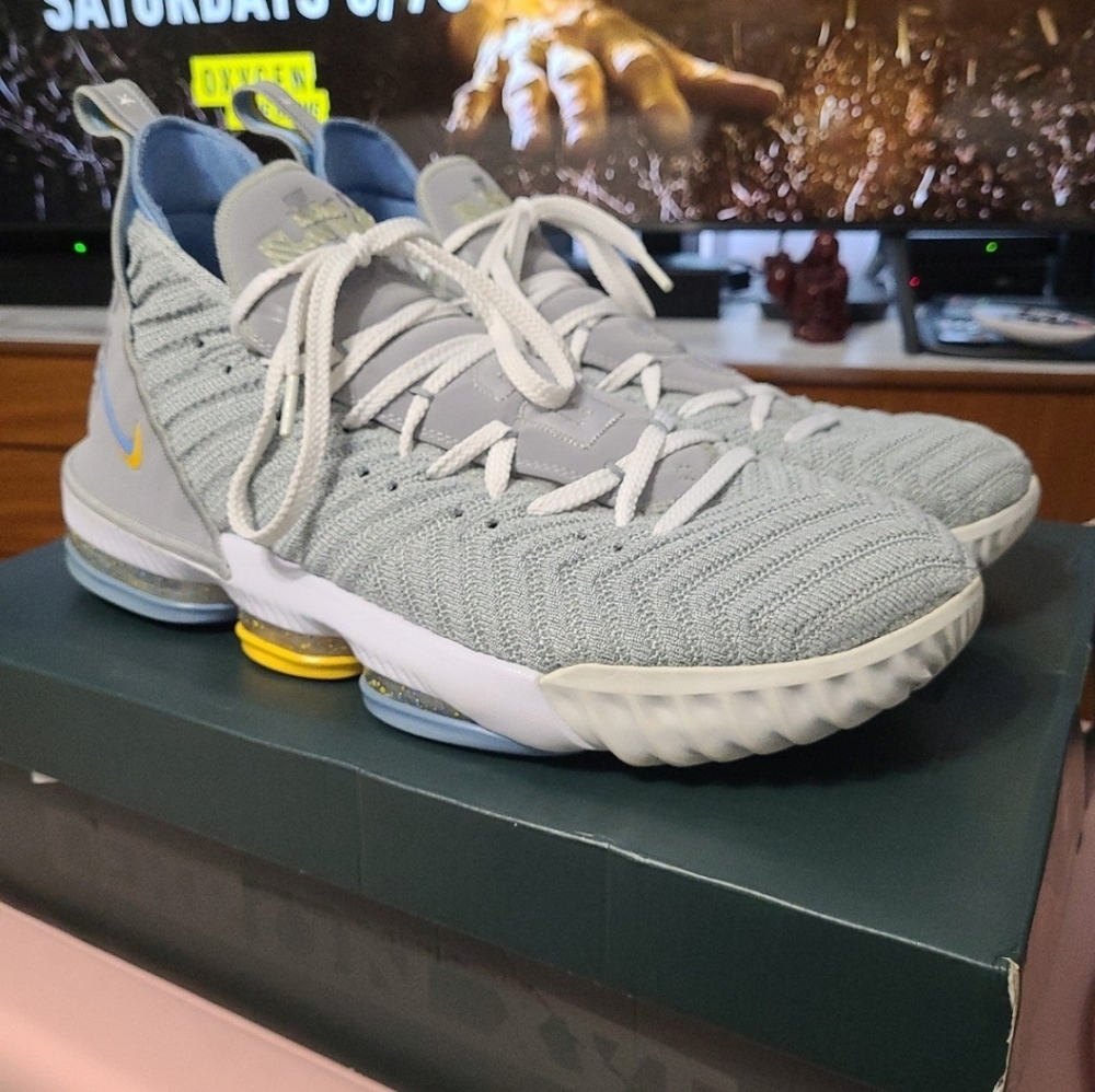 Lebron XVI / 16 'MLPS' Lakers Heritage - AUTHENTIC/RARE